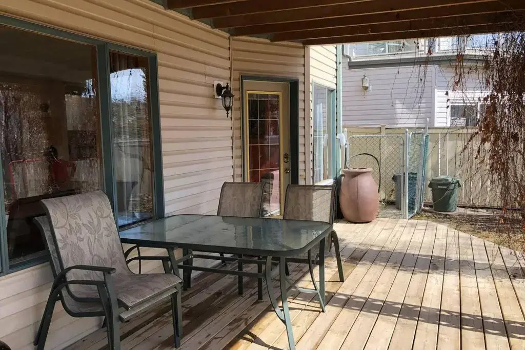 Sunny & Cozy Suite with Pool & Ping Pong table