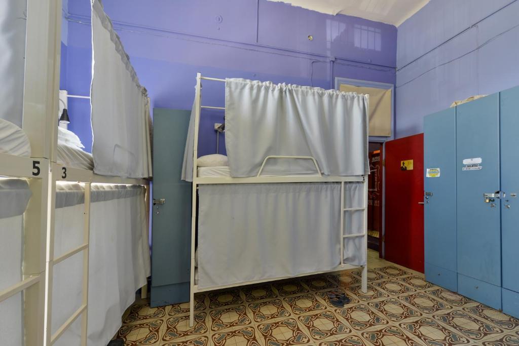 Кровать в общем номере в Caravan Hostel Tel Aviv By Roger Age 18-45