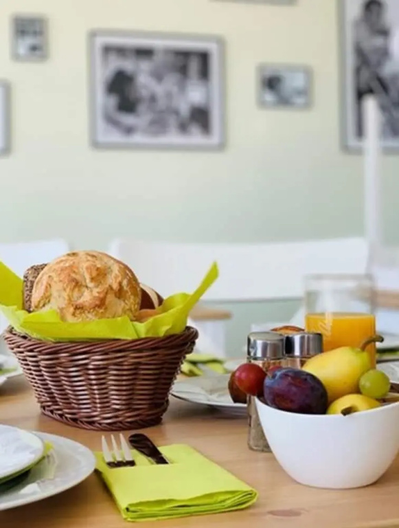 Food & Beverage