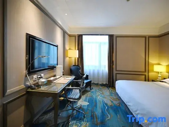 Deluxe Double room (full double bed)