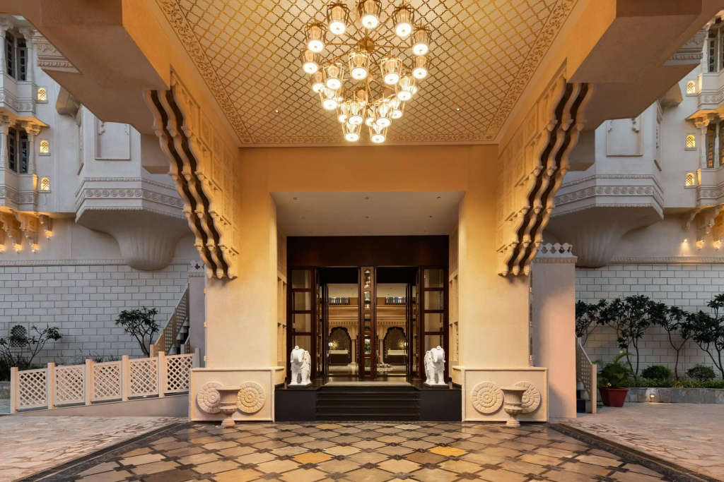 Wyndham Grand Udaipur Fateh Sagar Lake