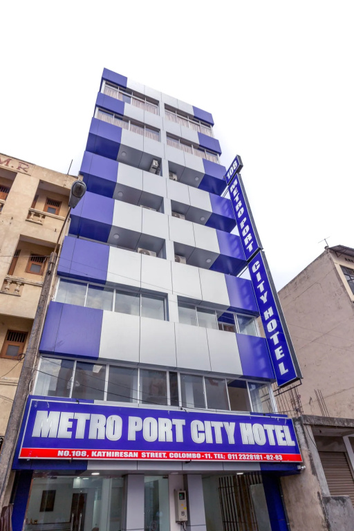 Metro Port City Hotel — фото