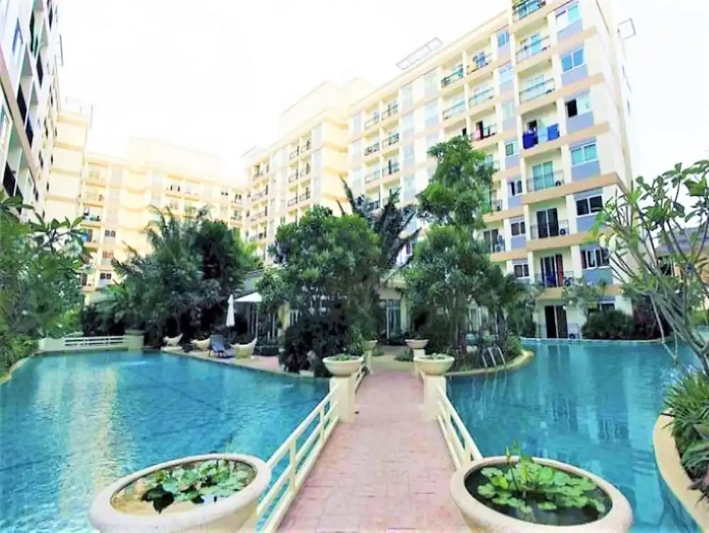 8th Floor Pool View Condo at Park Lane Resort