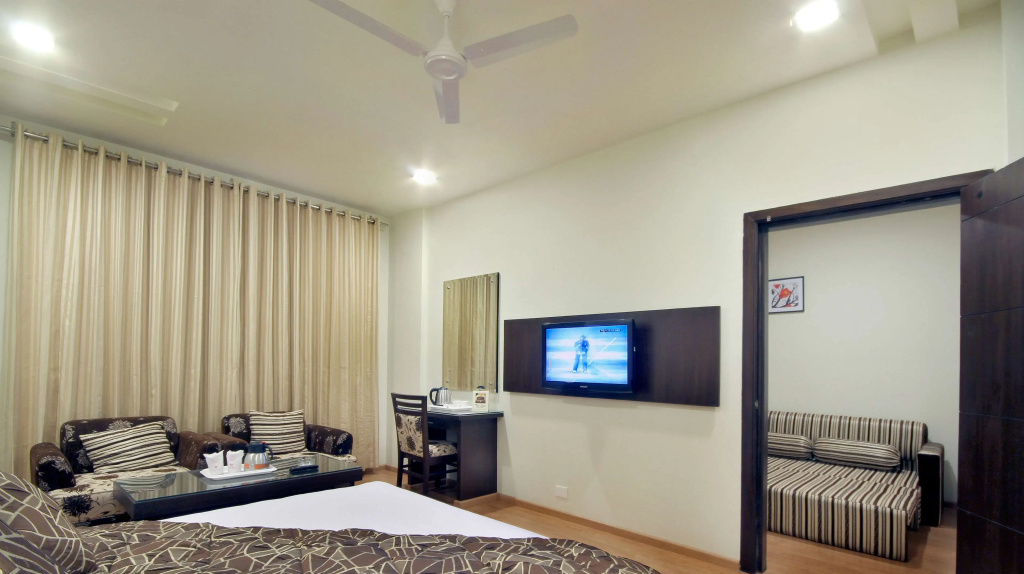 Double Suite (full double bed)