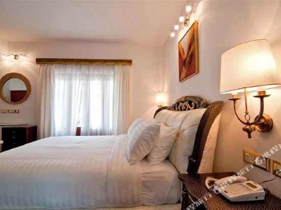 White Pearl Suites