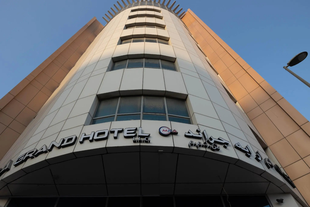 Mra Grand Hotel