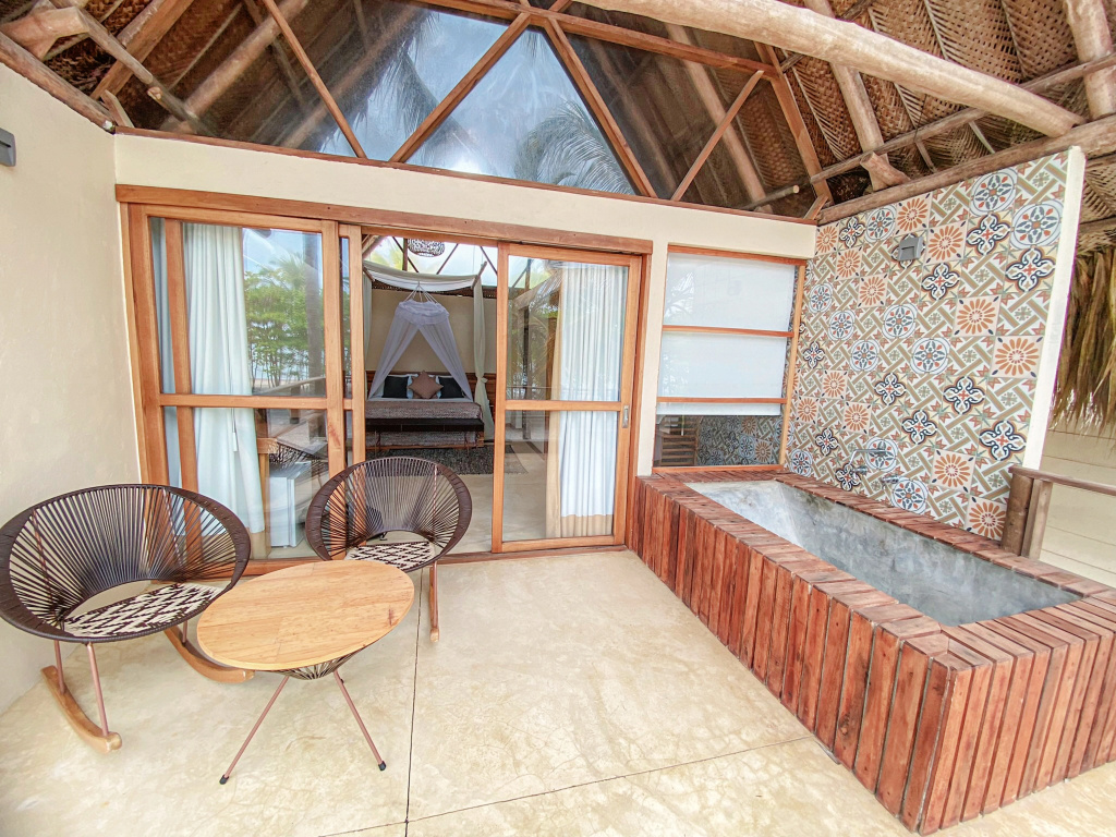 Deluxe room with balcony and with sea view