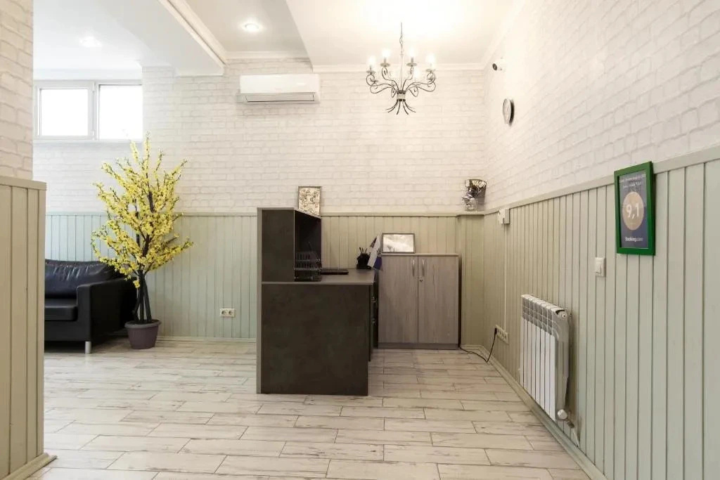 Lobby & Reception
