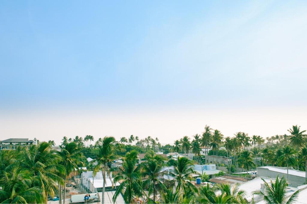 Трёхместный номер Standard с красивым видом из окна в Mui Ne Alena Bungalow Hotel