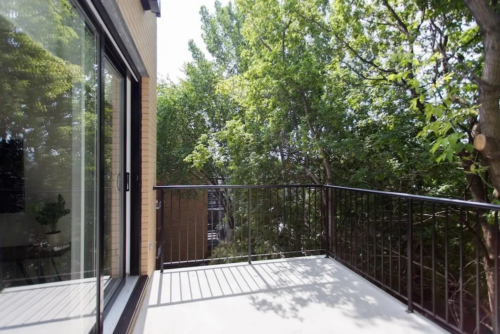 Stunning Split Level 3 BR Little Italy Apartment