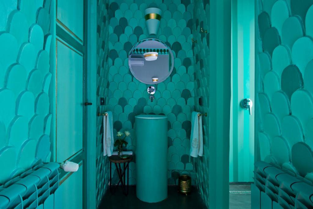 Riad Goloboy by null