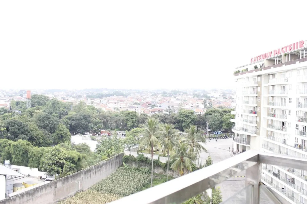Comfortable & Gorgeous 2BR at Gateway Pasteur Apartment