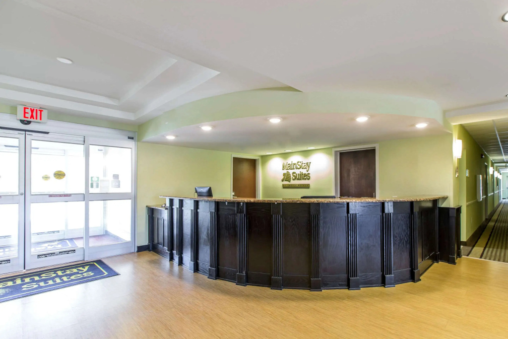 Lobby & Reception