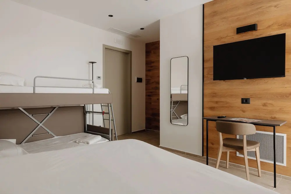 Belladonna Hotel