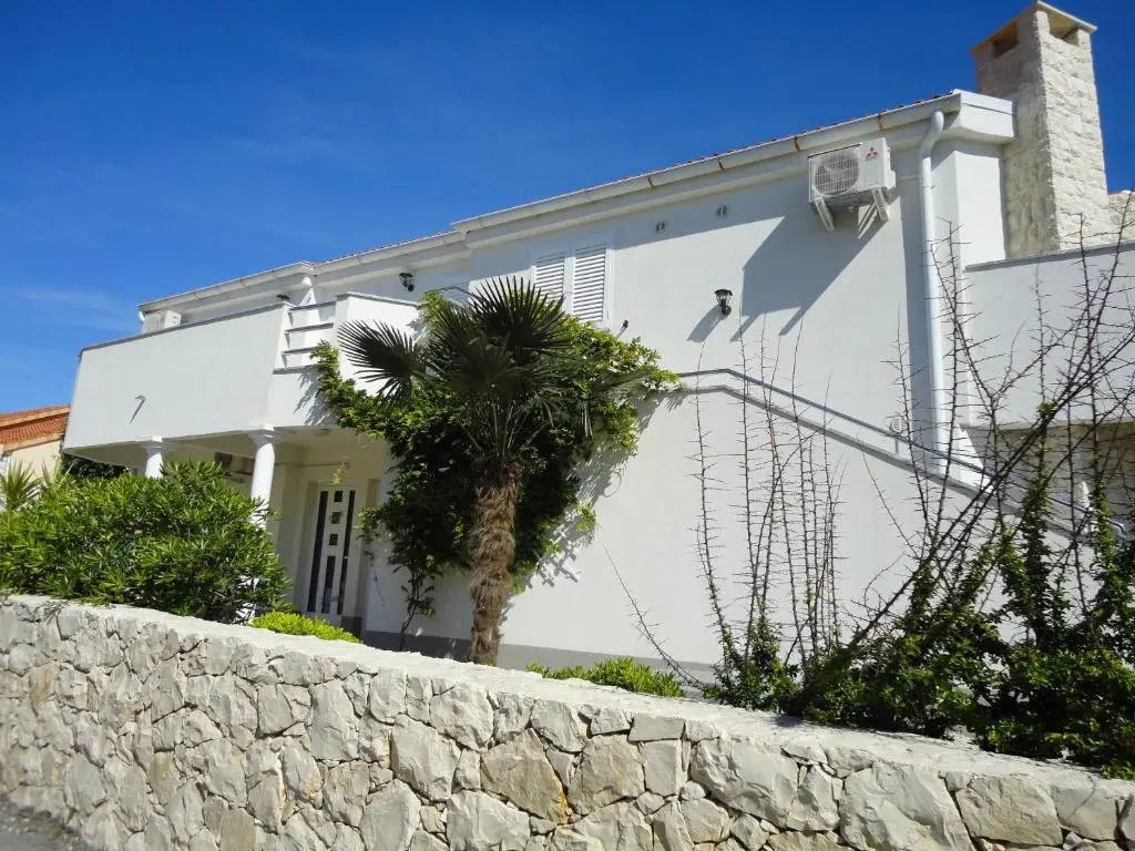 Mirakul Apartments