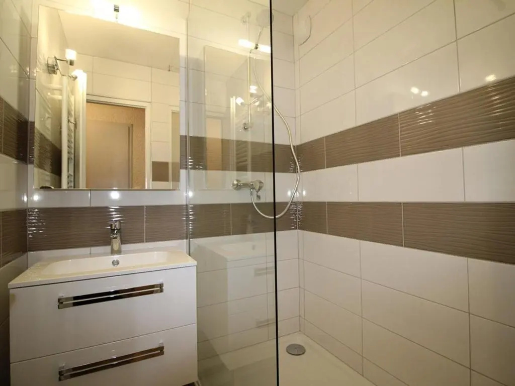 Afficher la photo 6 — Appartement Auris, 2 pièces, 8 personnes - FR-1-297-102