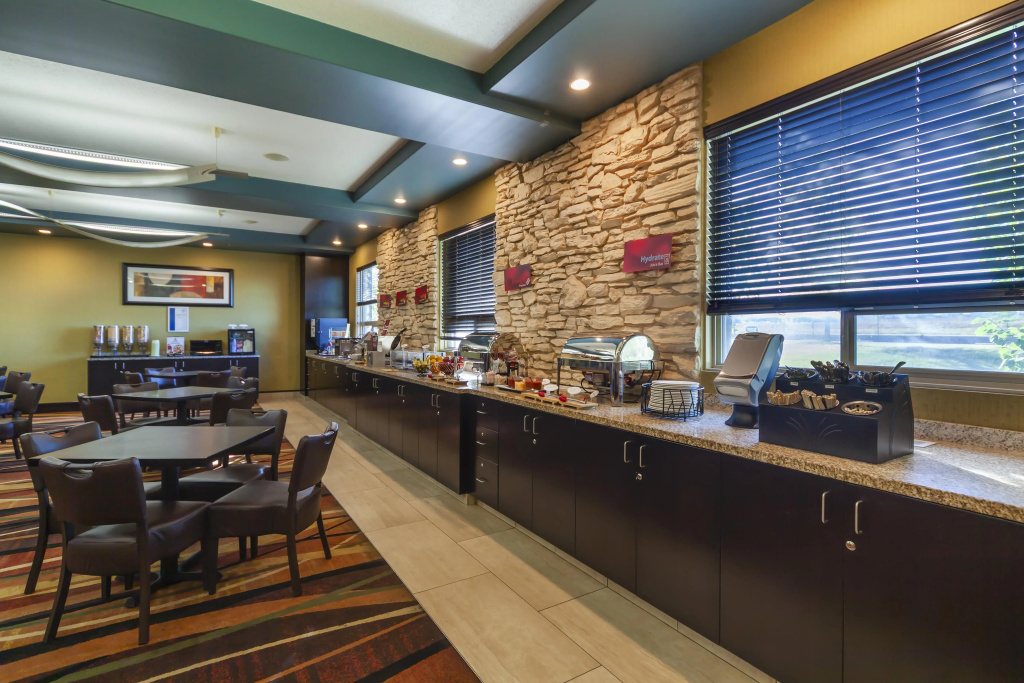 Best Western Plus Sherwood Park Inn & Suites - фото 30
