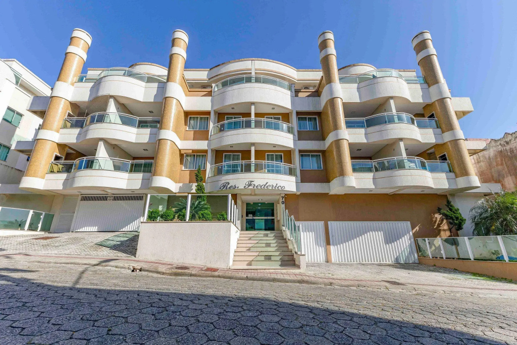 Confortável Apartamento 70m da Praia de Bombinhas