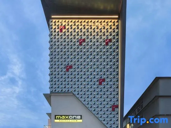 MaxOneHotels @ Kota Harapan Indah