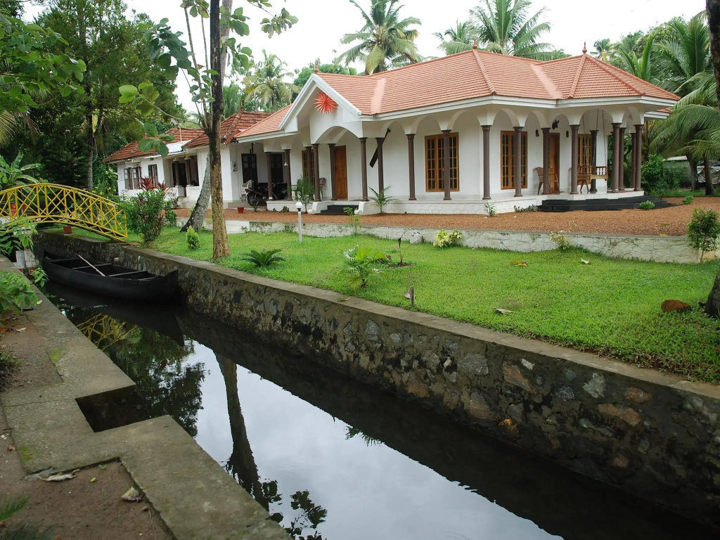 Coconut Creek Kumarakom Homestay Hotel