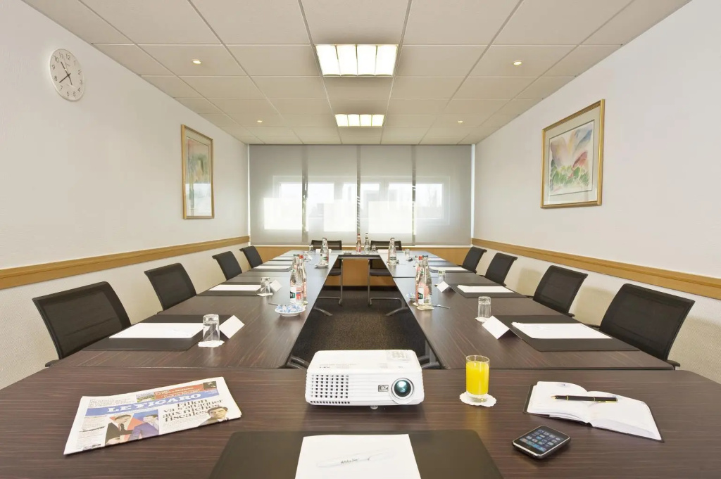 Best Western Plus Paris Orly Airport 31