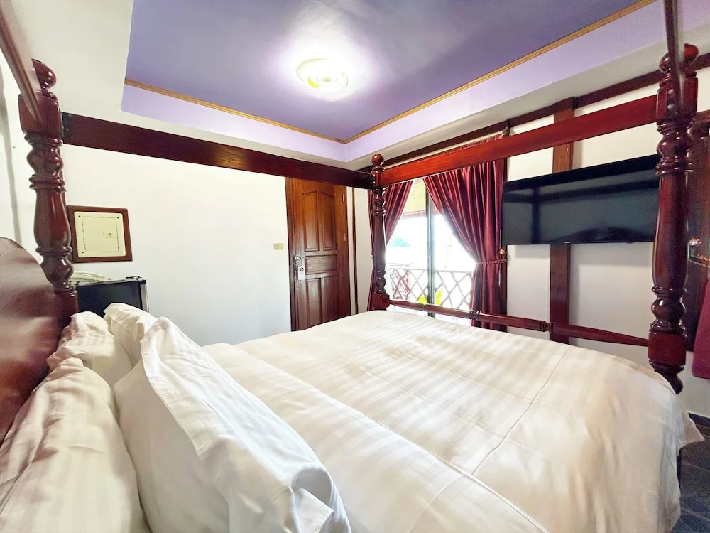Standard Double room with balcony and with ocean view (full double bed)