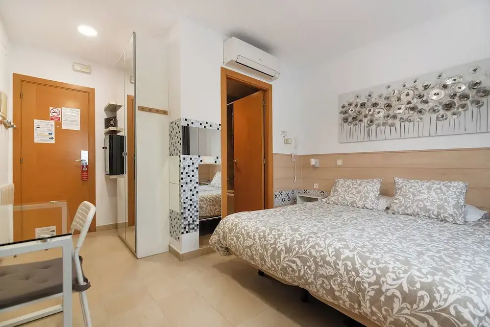 Classic Double room (full double bed)