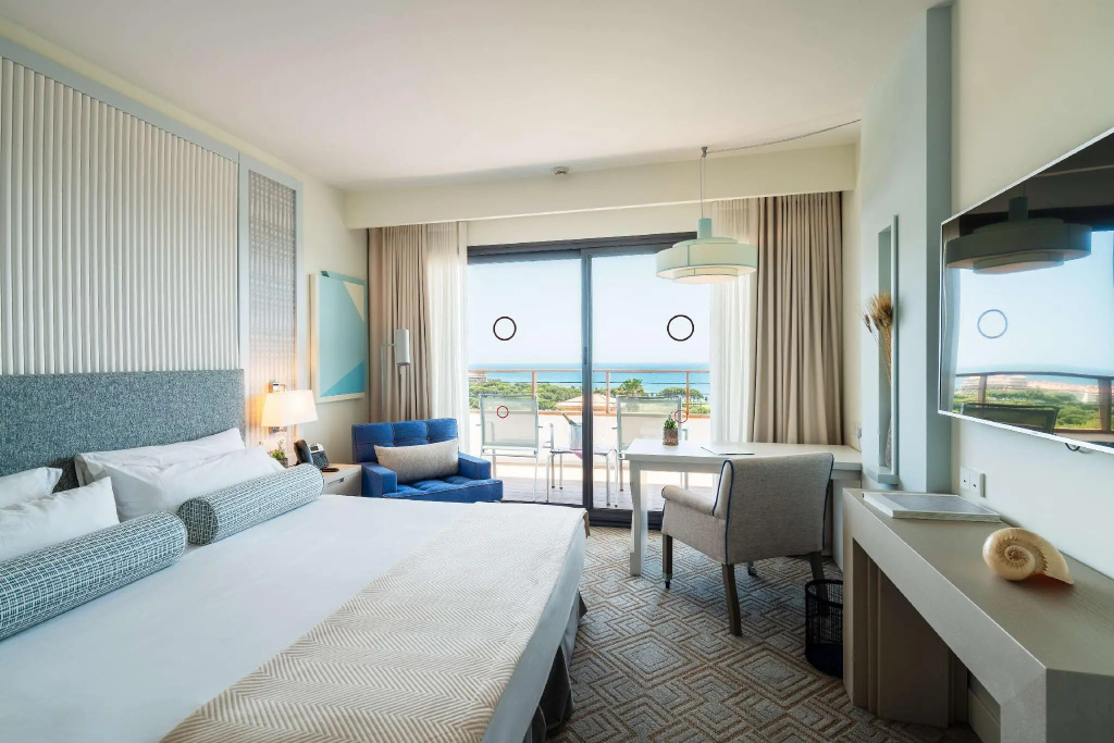 Superior room with sea view