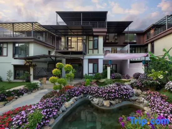 Mangshi Zhiyi Garden Homestay (Dai Ethnic Ancient Town)