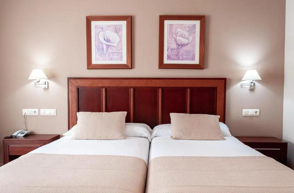 Hotel Santiago de León - Chambres