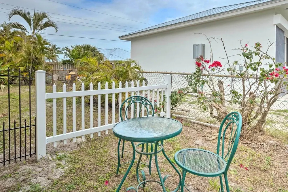 Pet-friendly Jensen Beach Home w/ Yard Near Ocean!