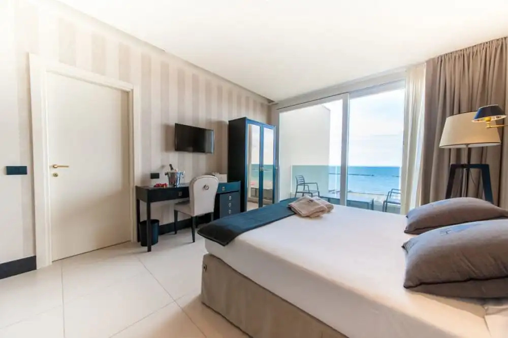Standard Triple room with balcony