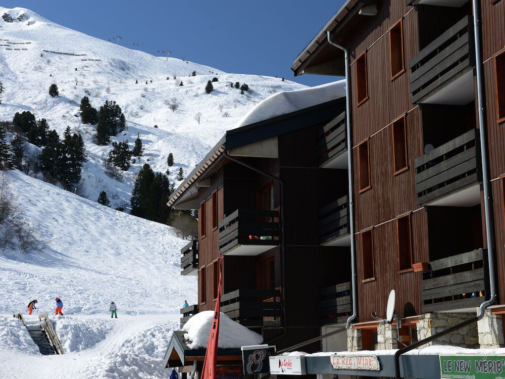 Charming Ski-in Getaway
