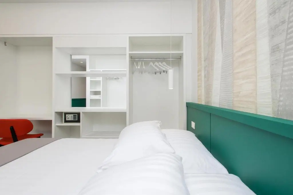 Deluxe Double room (full double bed)