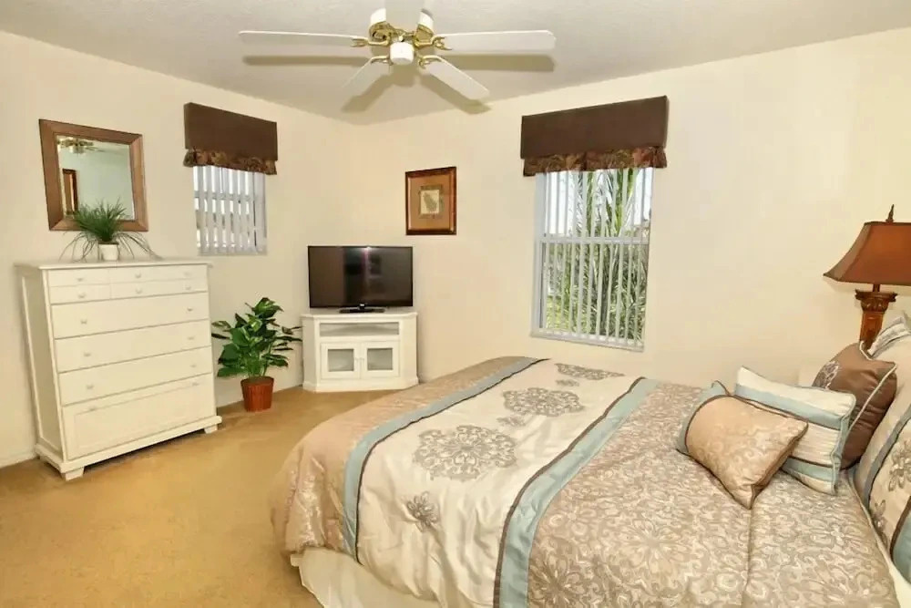 Windward Bay 4 bed / 3.5 bath home