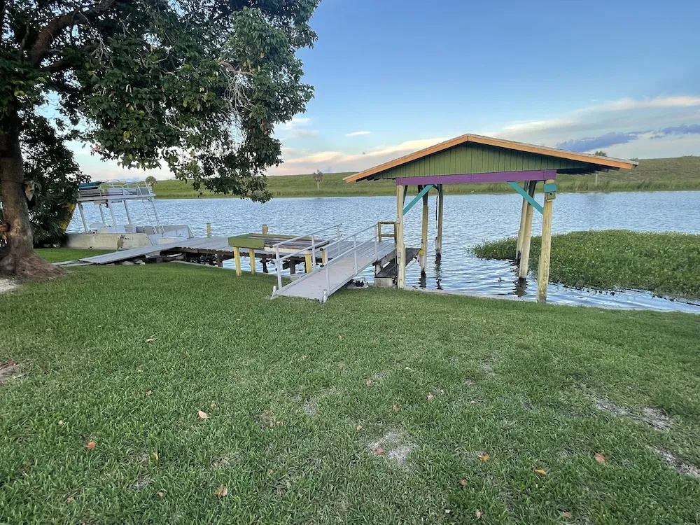Rim Canal 'yellow House' With Canal Views & Boat Dock 1 Bedroom Cottage by RedAwning