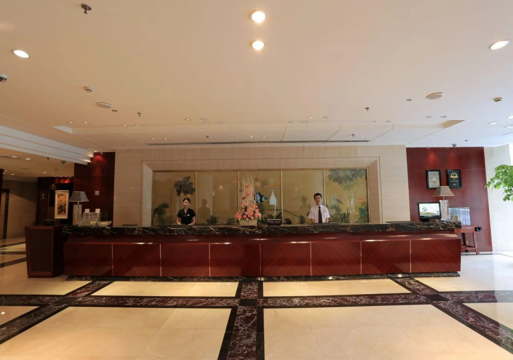 Lobby & Reception