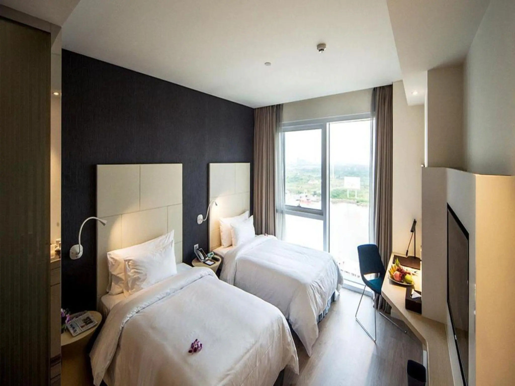 Liberty Central Saigon Riverside Hotel Room Type - Premier Room, River View