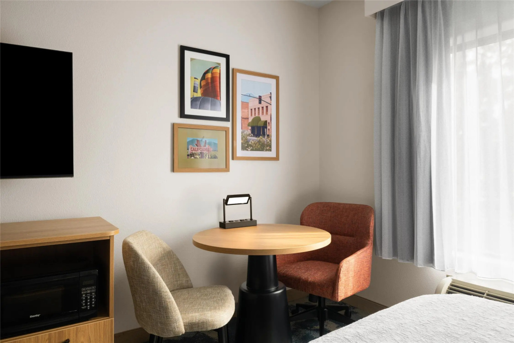 Hampton Inn & Suites Ontario - Chambres