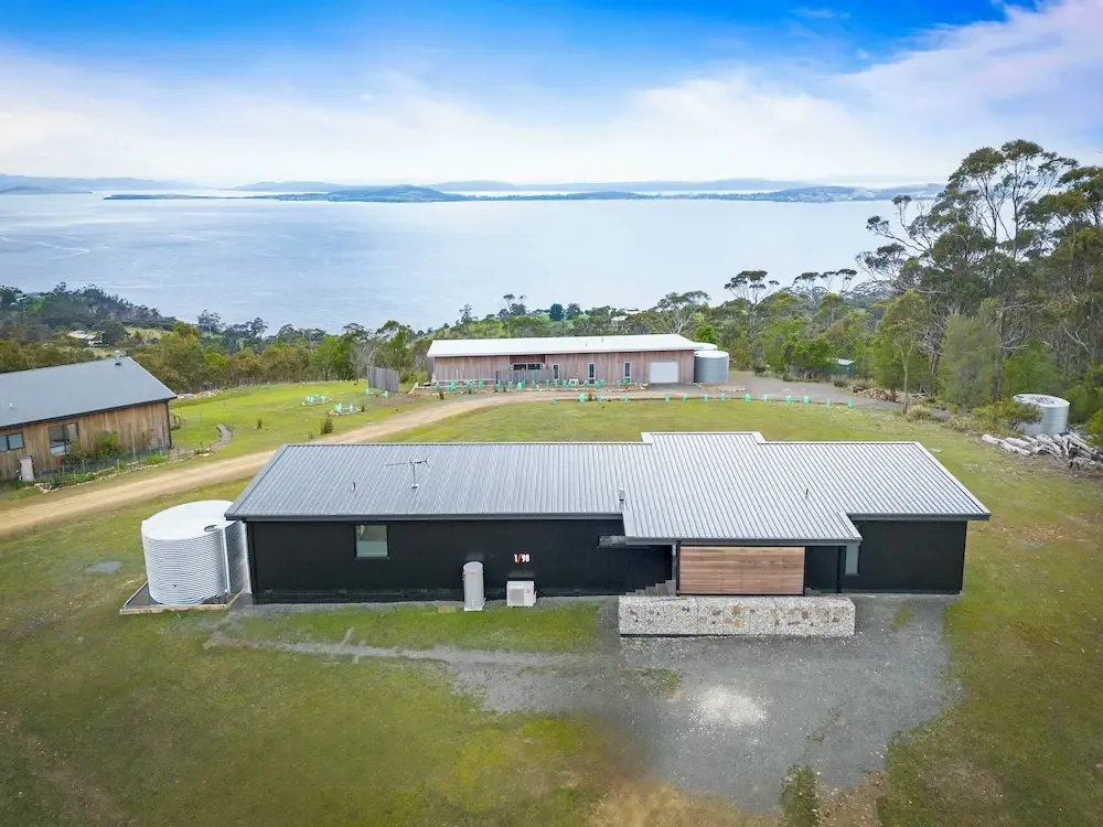 The Outlook on Mount Louis – 1 Bedroom