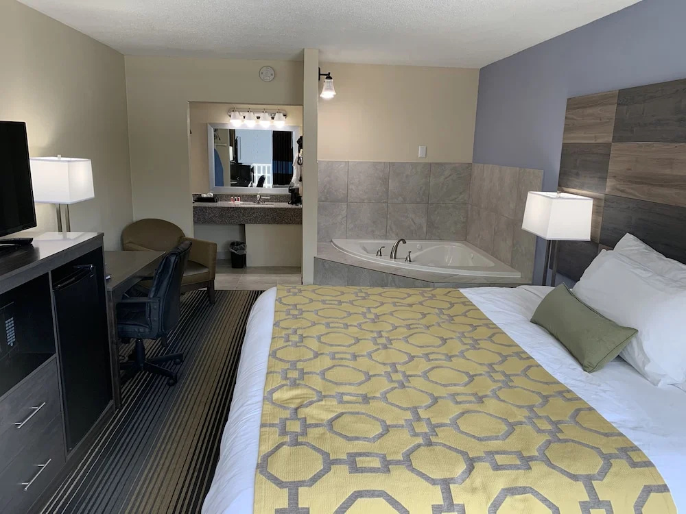 Double Suite (full double bed)