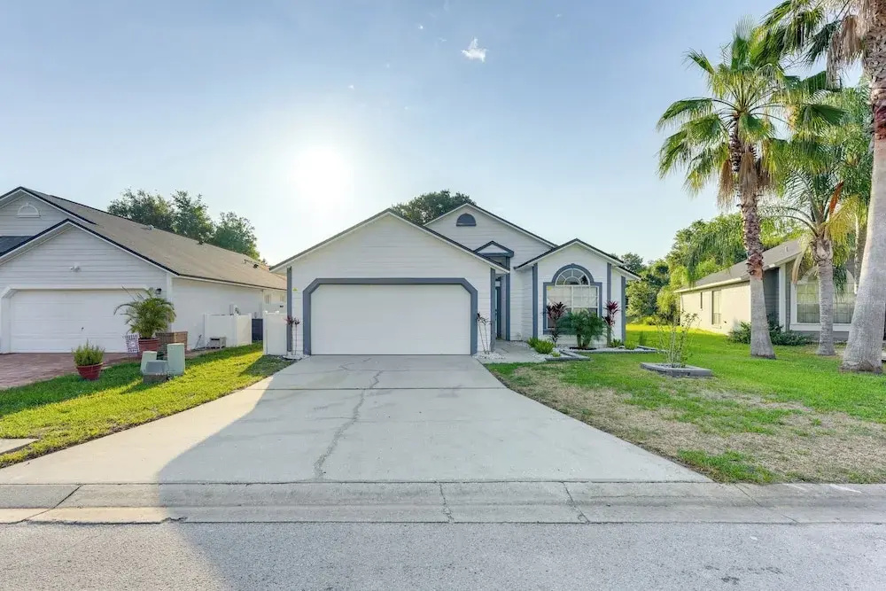 Sunny Skies & Disney Days: Davenport Home w/ Pool!