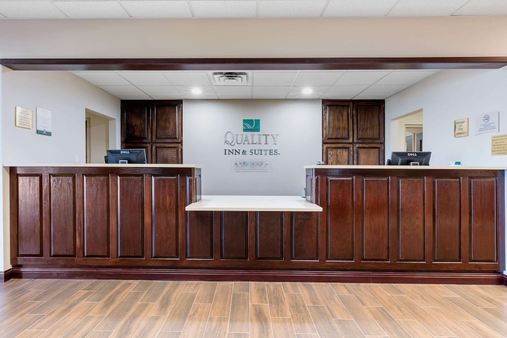 Lobby & Reception