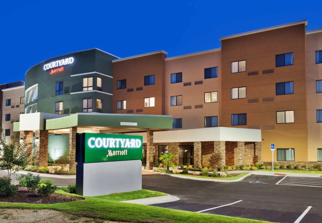 Courtyard Auburn