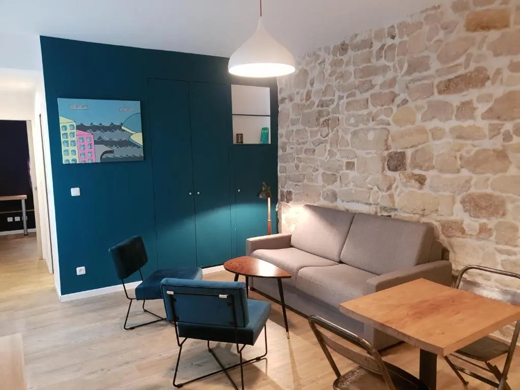 1 Bedroom Apartment