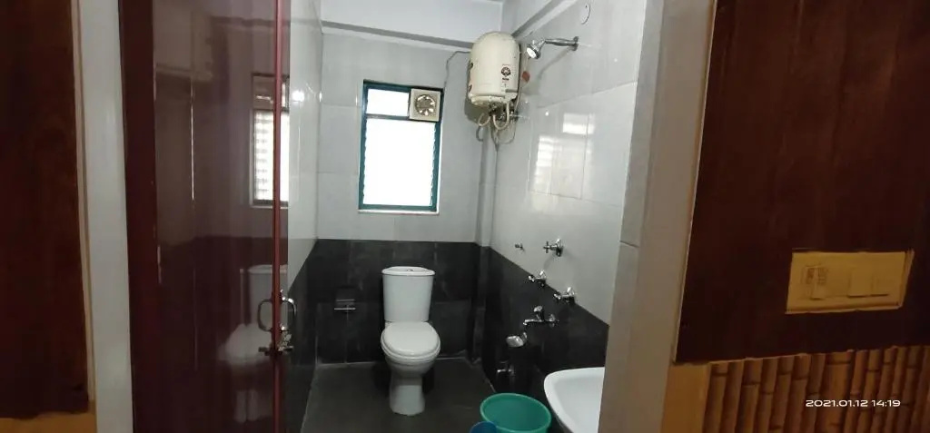 Deluxe Double room (full double bed)