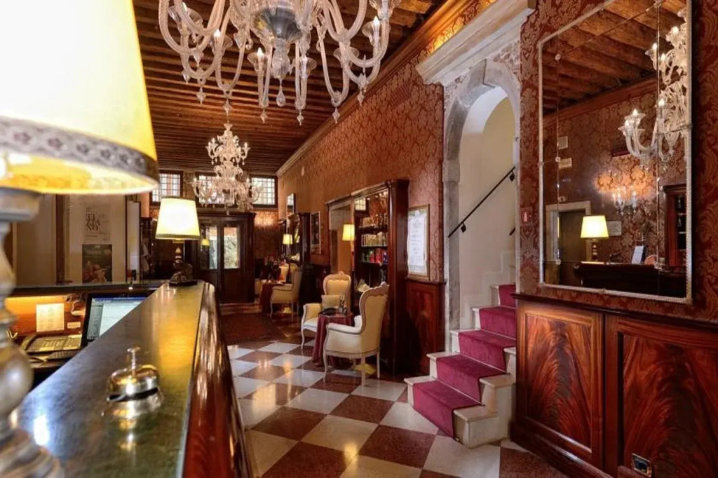 Hotel photo 13