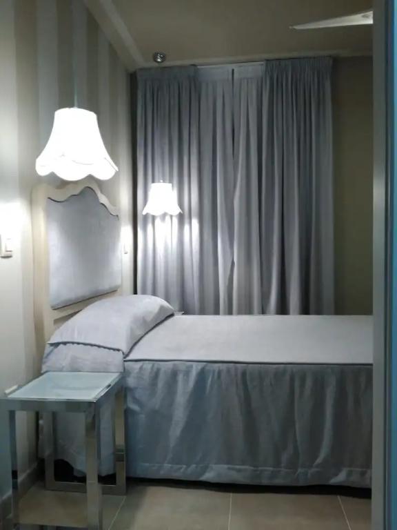 Comfort room