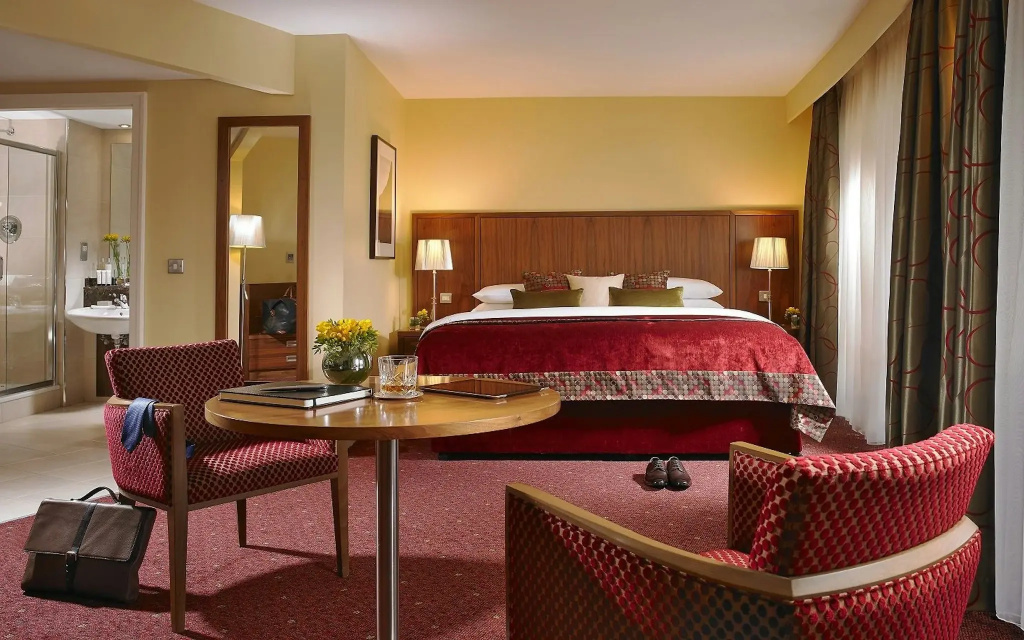 The Rose Hotel - Général