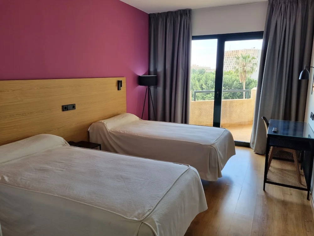 Standard Double room (twin beds)